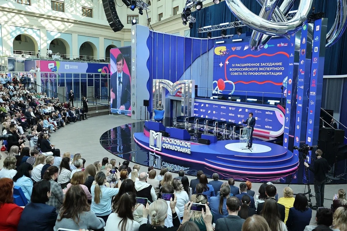 e90435de78303c3639c2 2000x