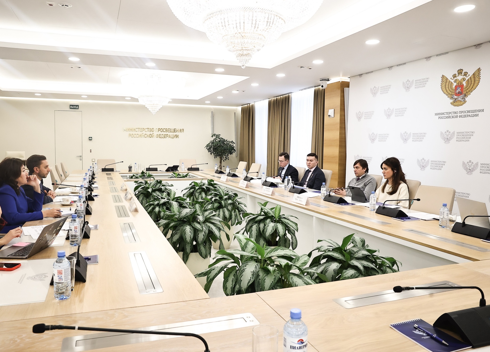 f213bdd6afbaef840e91 2000x